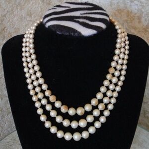 VTG Marcella 3 Strand Pearl Necklace